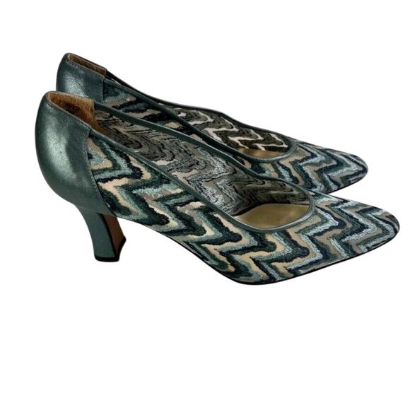 J. Renee Shoe Womens 9 M Heel Pump Blue Chevron Pattern Pointed Toe Leather Upp - Picture 3 of 12